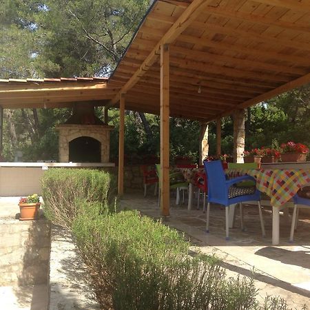 Guest House Alek Vrboska Exterior photo