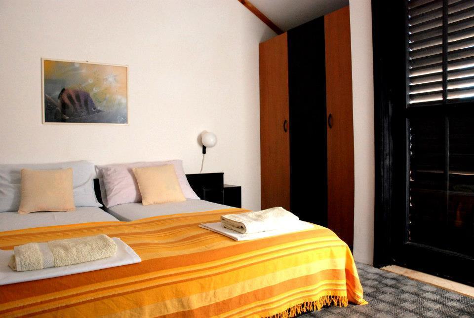 Guest House Alek Vrboska Room photo