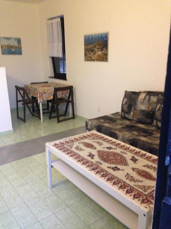 Guest House Alek Vrboska Room photo