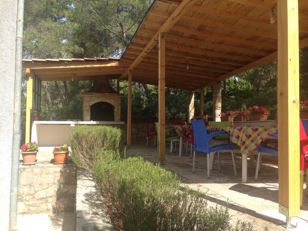 Guest House Alek Vrboska Exterior photo